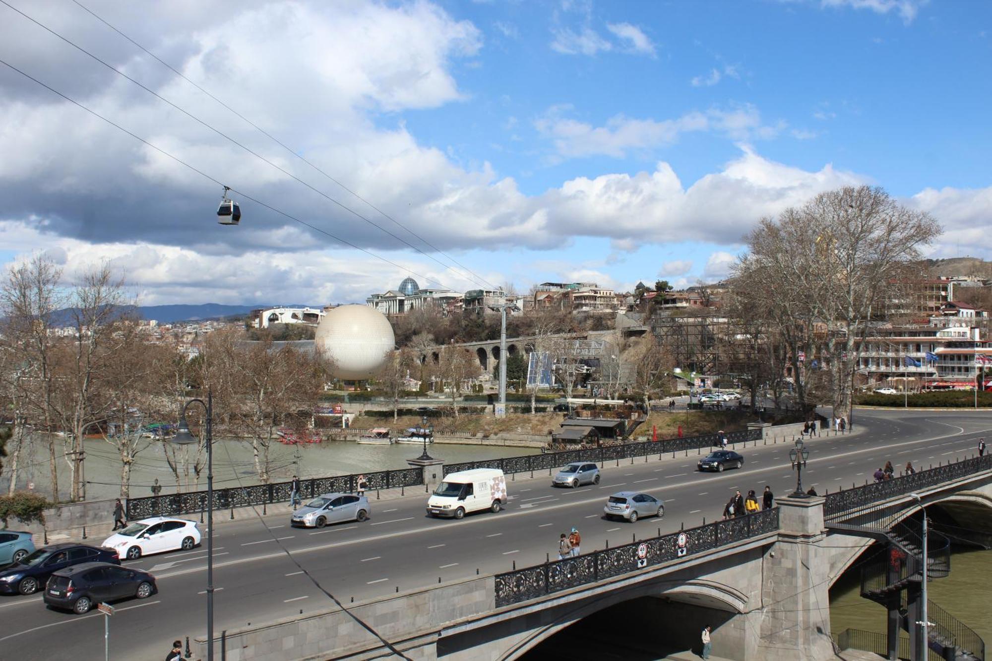 Meidan Inn Tbilisi Bagian luar foto