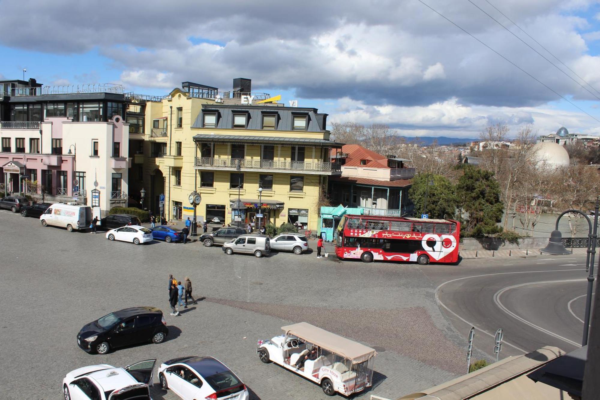 Meidan Inn Tbilisi Bagian luar foto