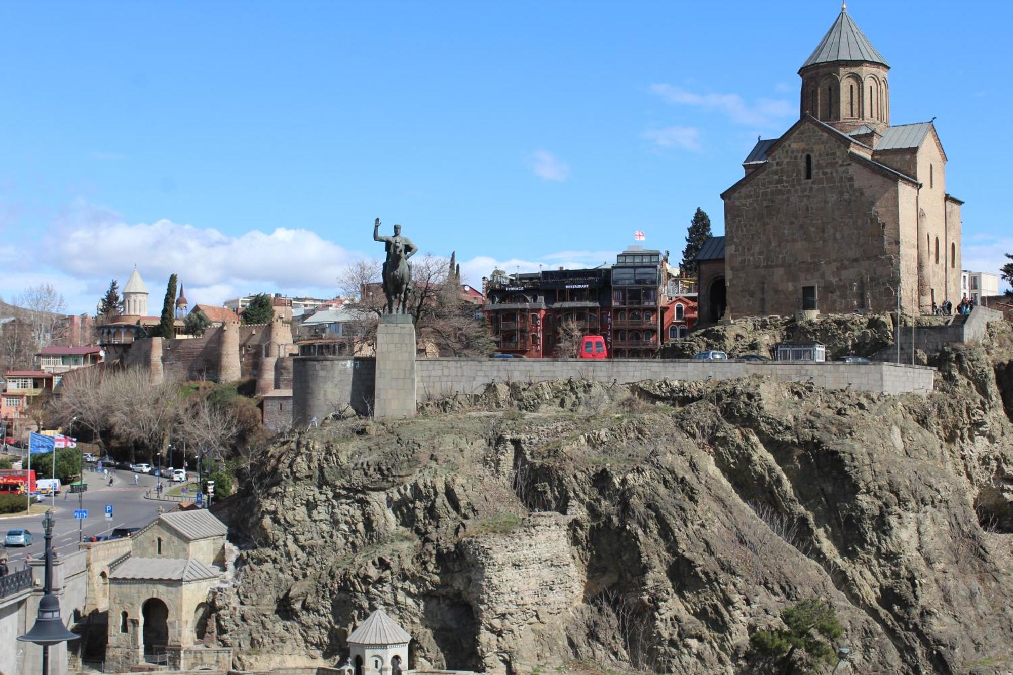 Meidan Inn Tbilisi Bagian luar foto