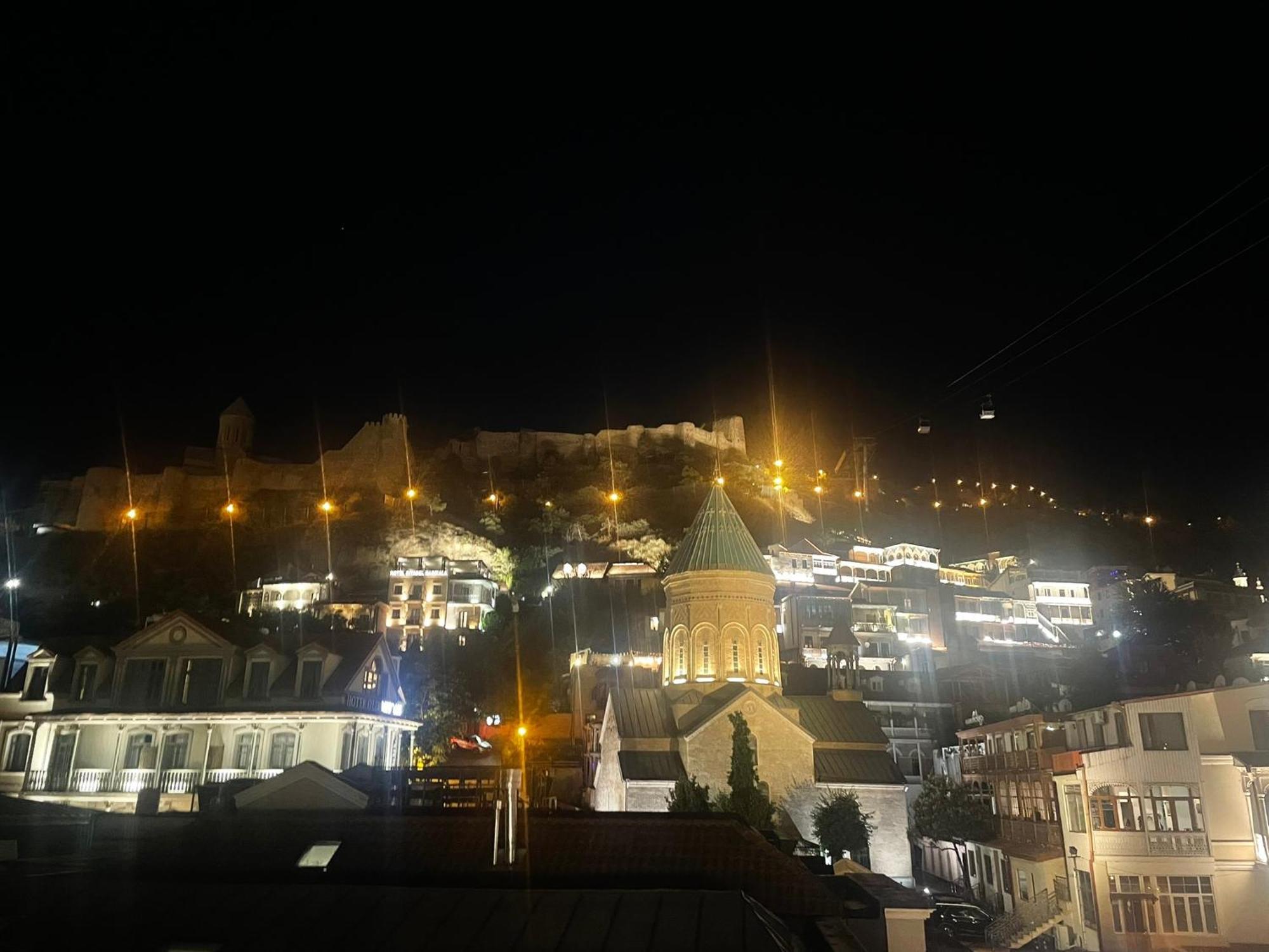 Meidan Inn Tbilisi Bagian luar foto